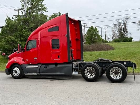 2022 Kenworth T680 image 11