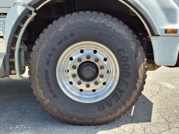 2025 Kenworth T880 image 9