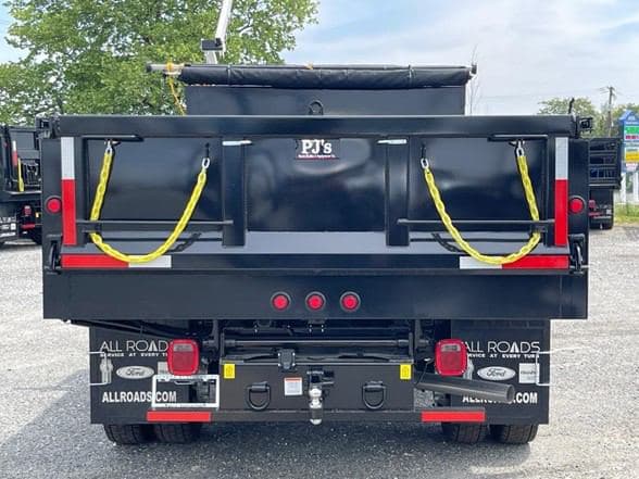 2024 Ford F550 image 13