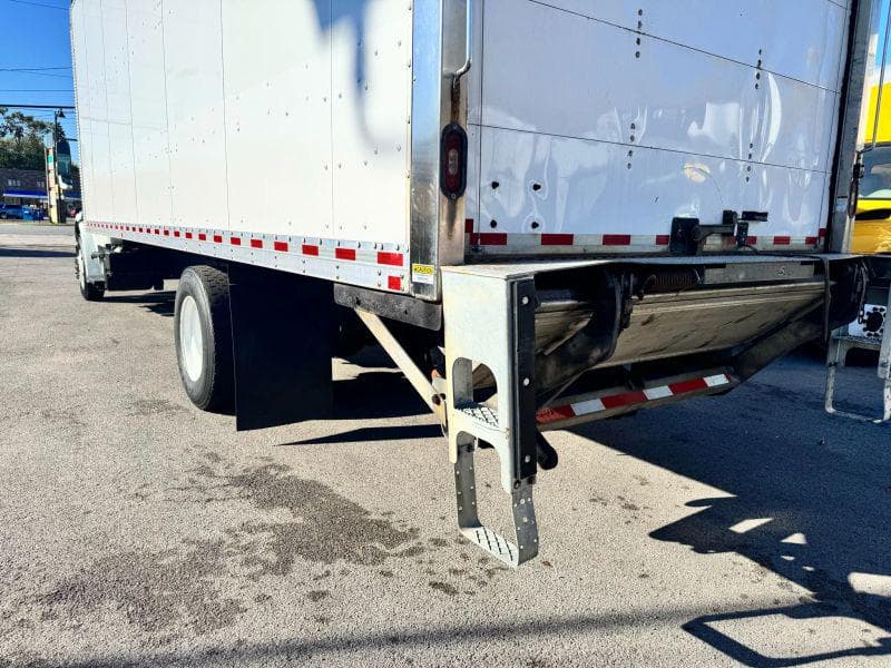 2021 Freightliner Cascadia 125 image 8