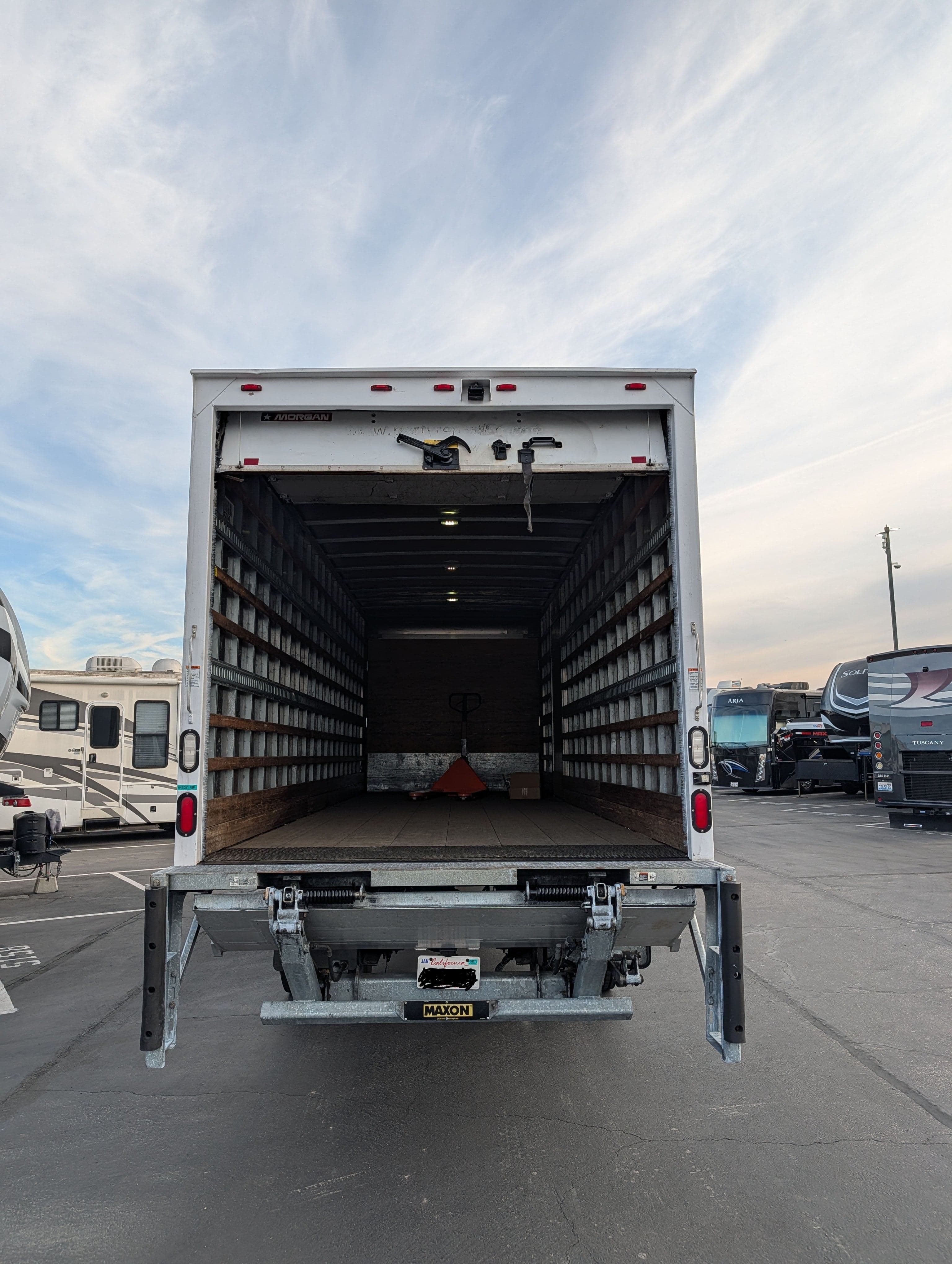 2016 Freightliner M2 image 3