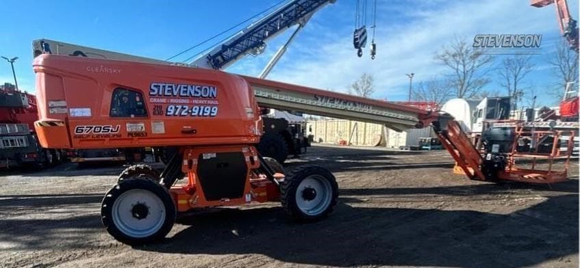 2021 JLG 670SJ image 10