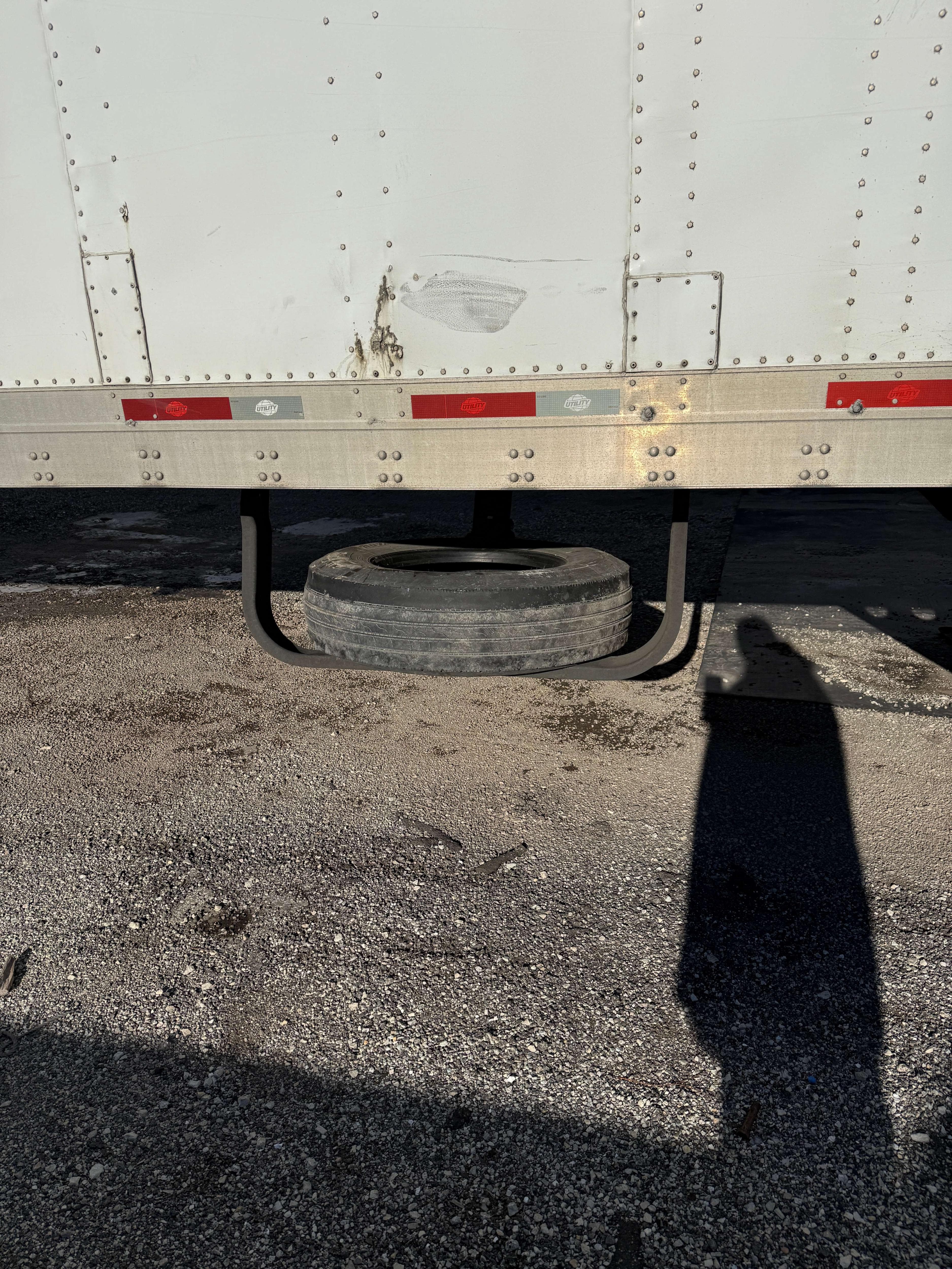 2016 Utility 53` Dry Van image 2