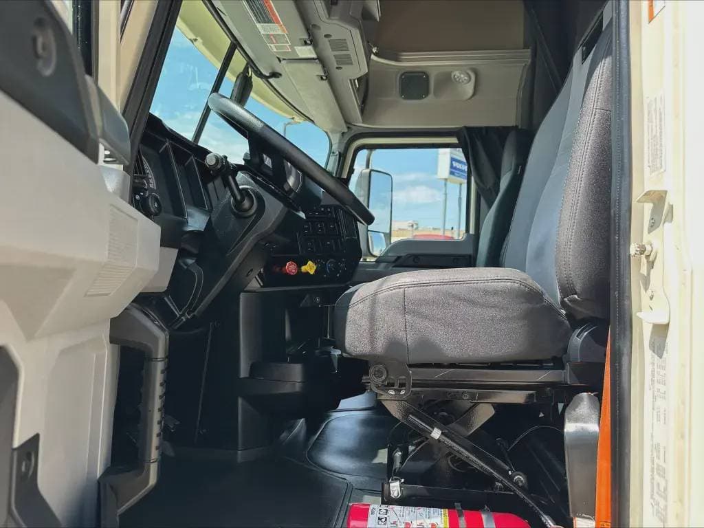 Used 2023 MACK Conventional - Sleeper Truck image 11