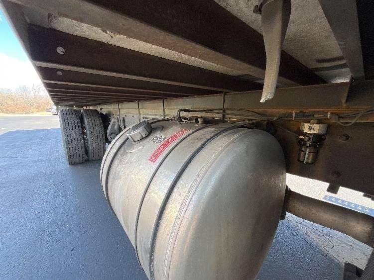 2021 Freightliner M2 image 8