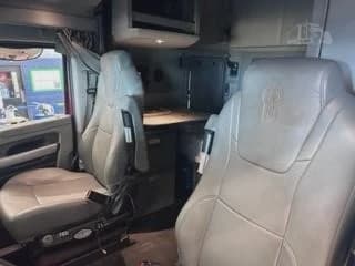 2021 Kenworth T680 image 5