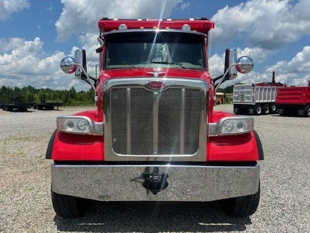 2021 Peterbilt 567 image 2