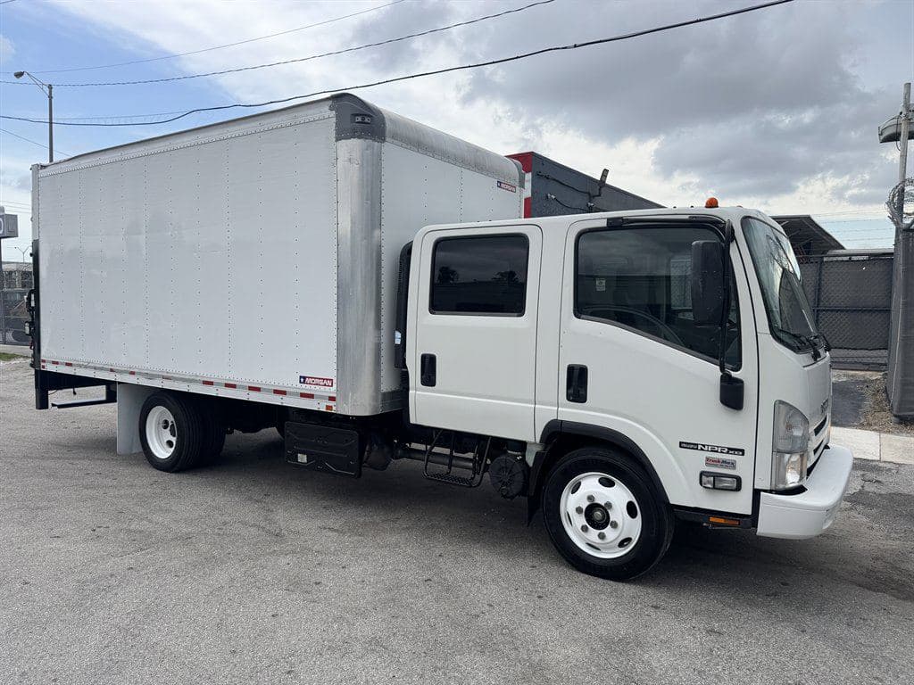 2021 Isuzu NPR XD image 18
