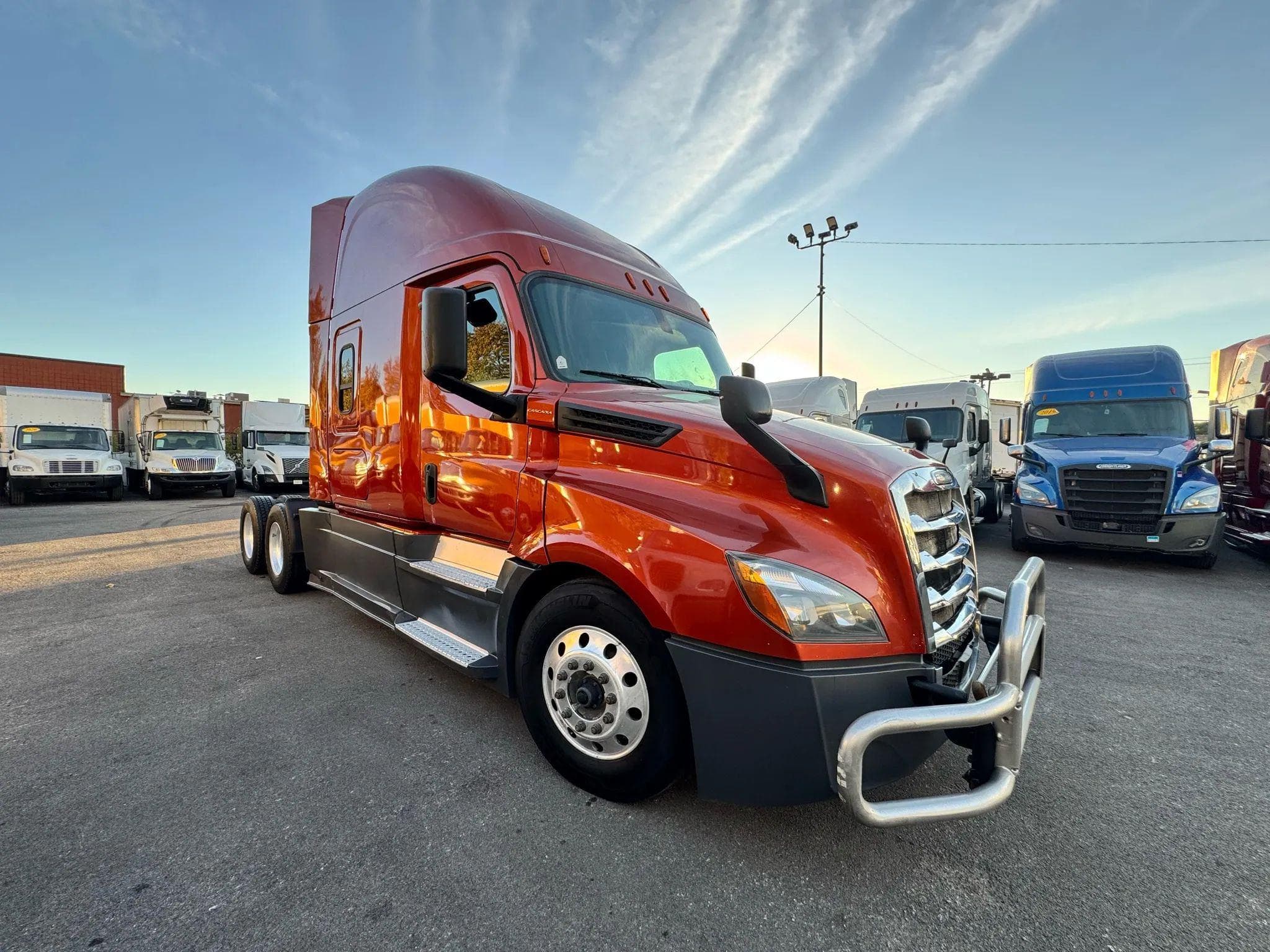 2020 Freightliner Cascadia image 2