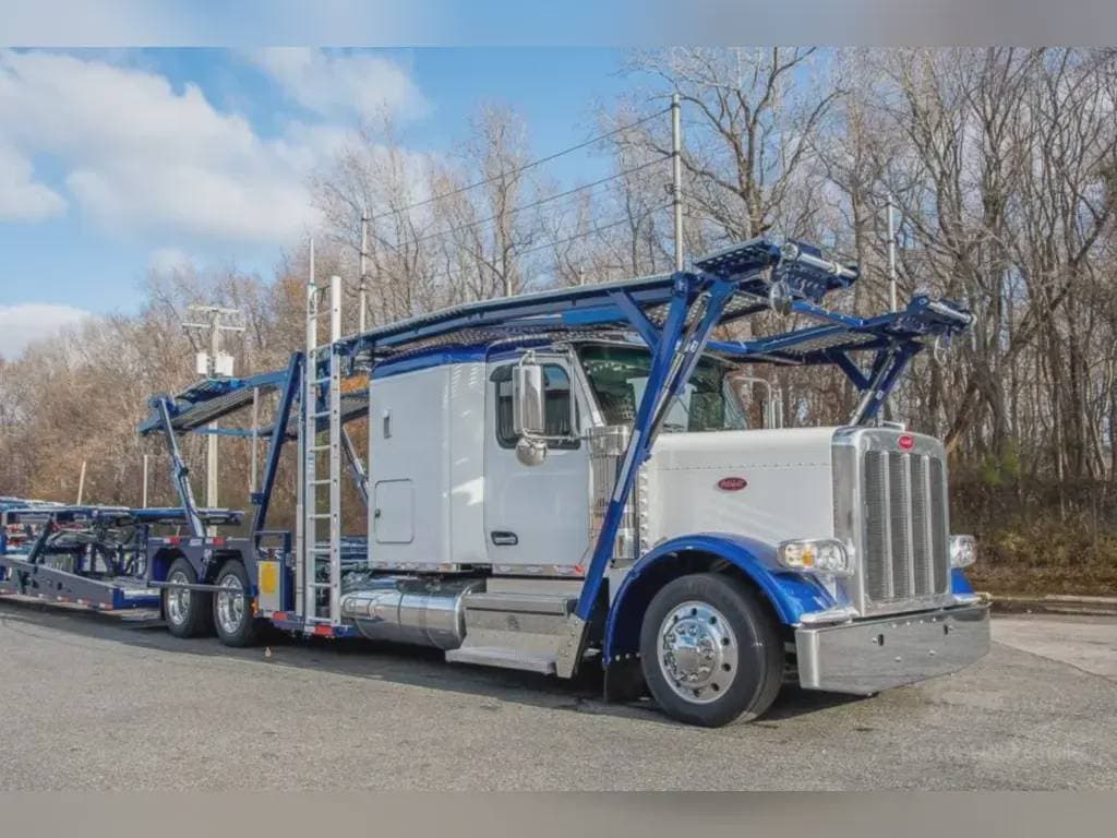2025 Peterbilt 589 image 9