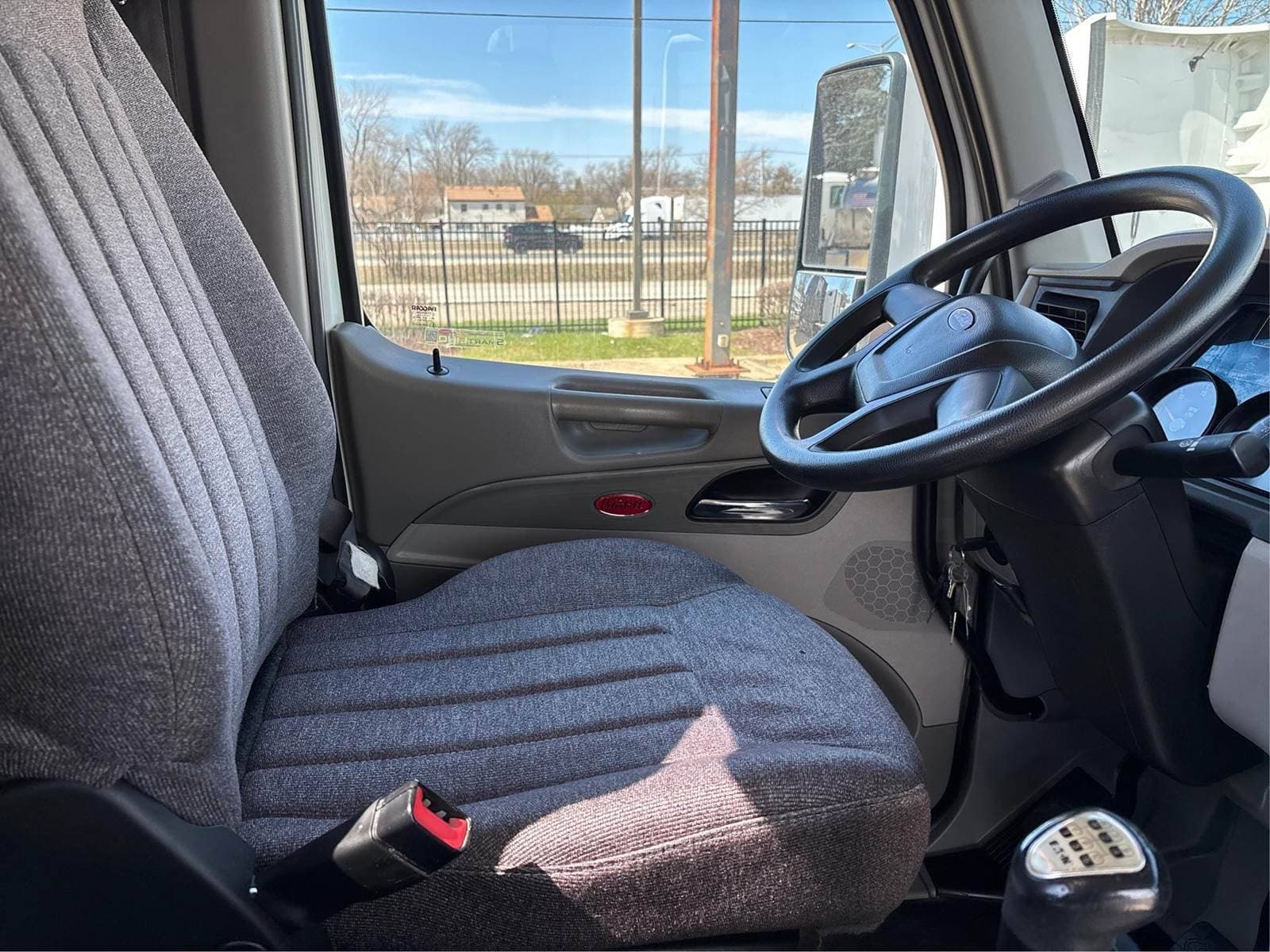 2020 Peterbilt 579 image 12