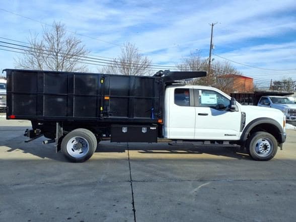 2024 Ford F550 SD image 3