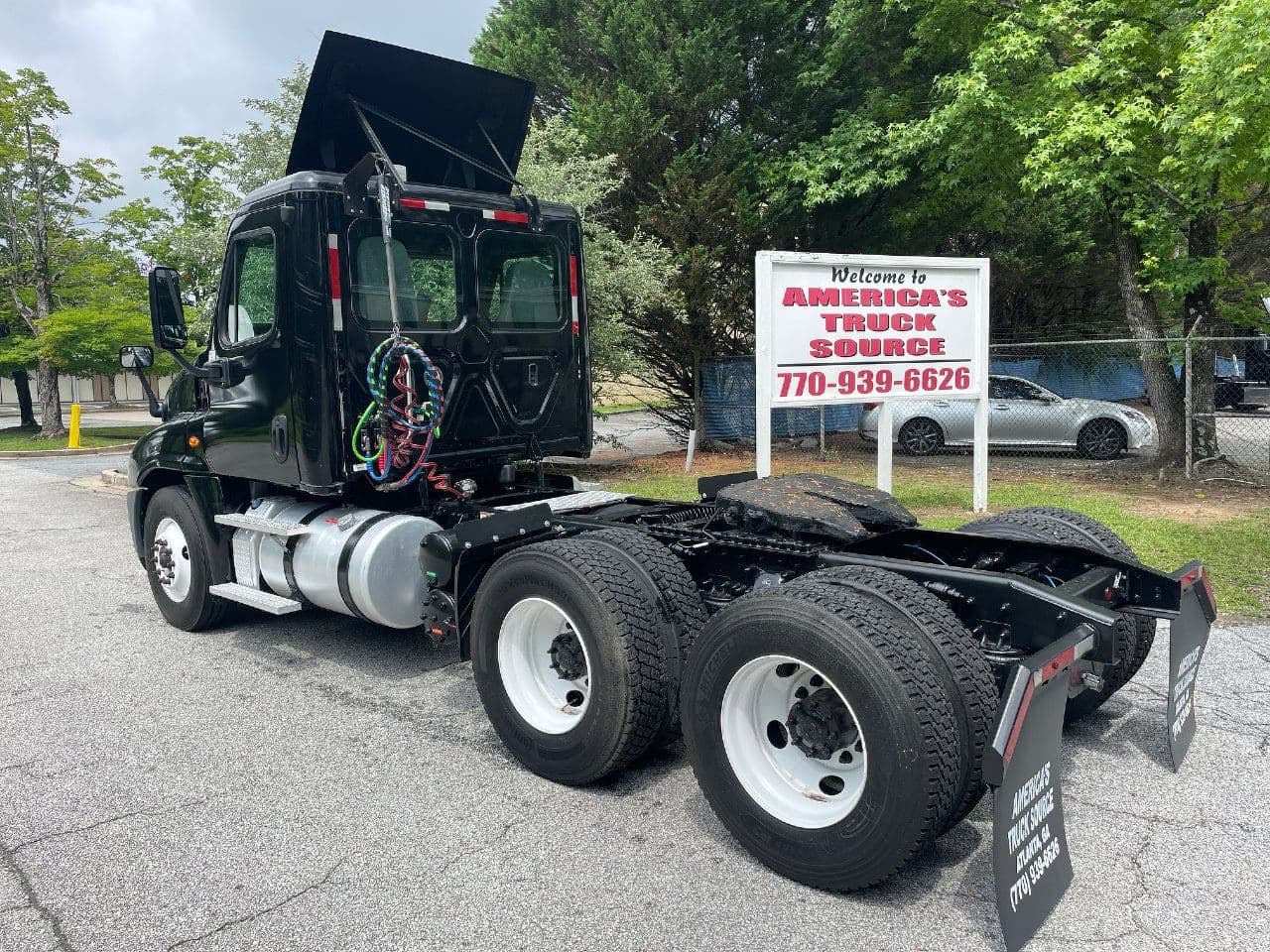 2018 Freightliner Cascadia 125 image 9