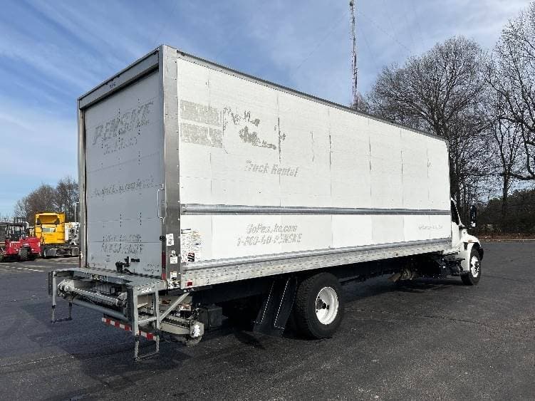 2022 International MV607 Box Truck - 220HP, 6 Speed Automatic, Roll up Door image 13