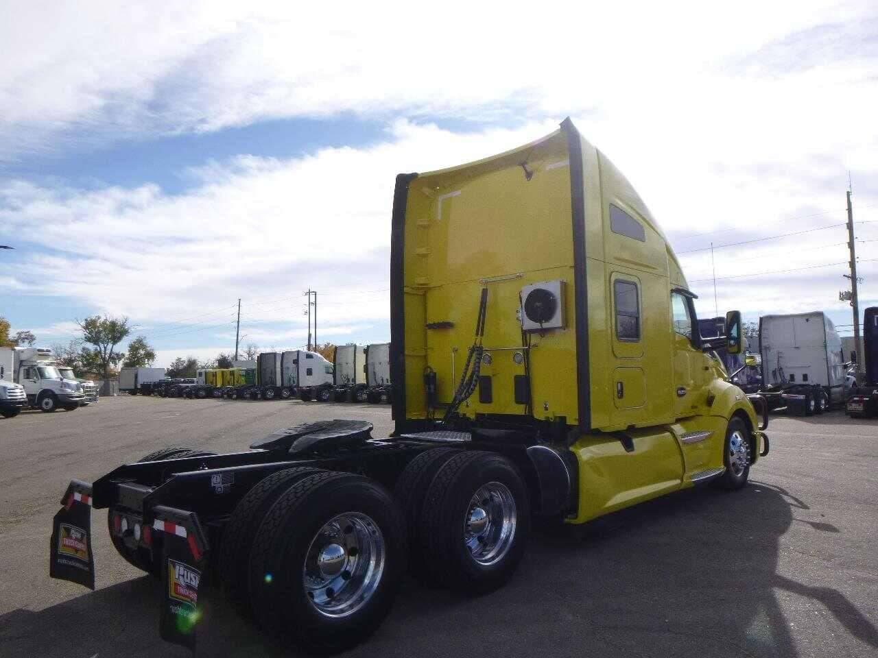 Used 2021 KENWORTH T680 Conventional - Sleeper Truck image 5