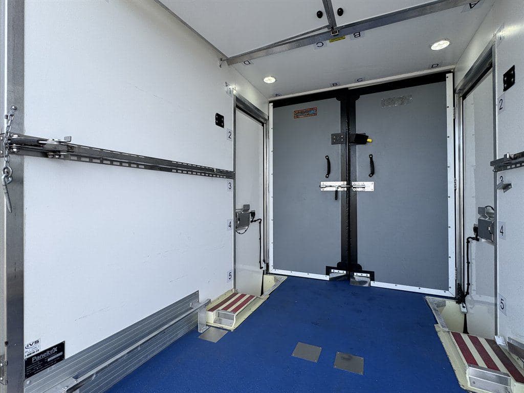 2023 Ford Transit T-350 image 25