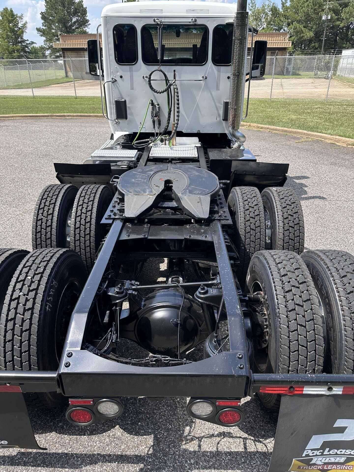 2021 Peterbilt 579 image 5