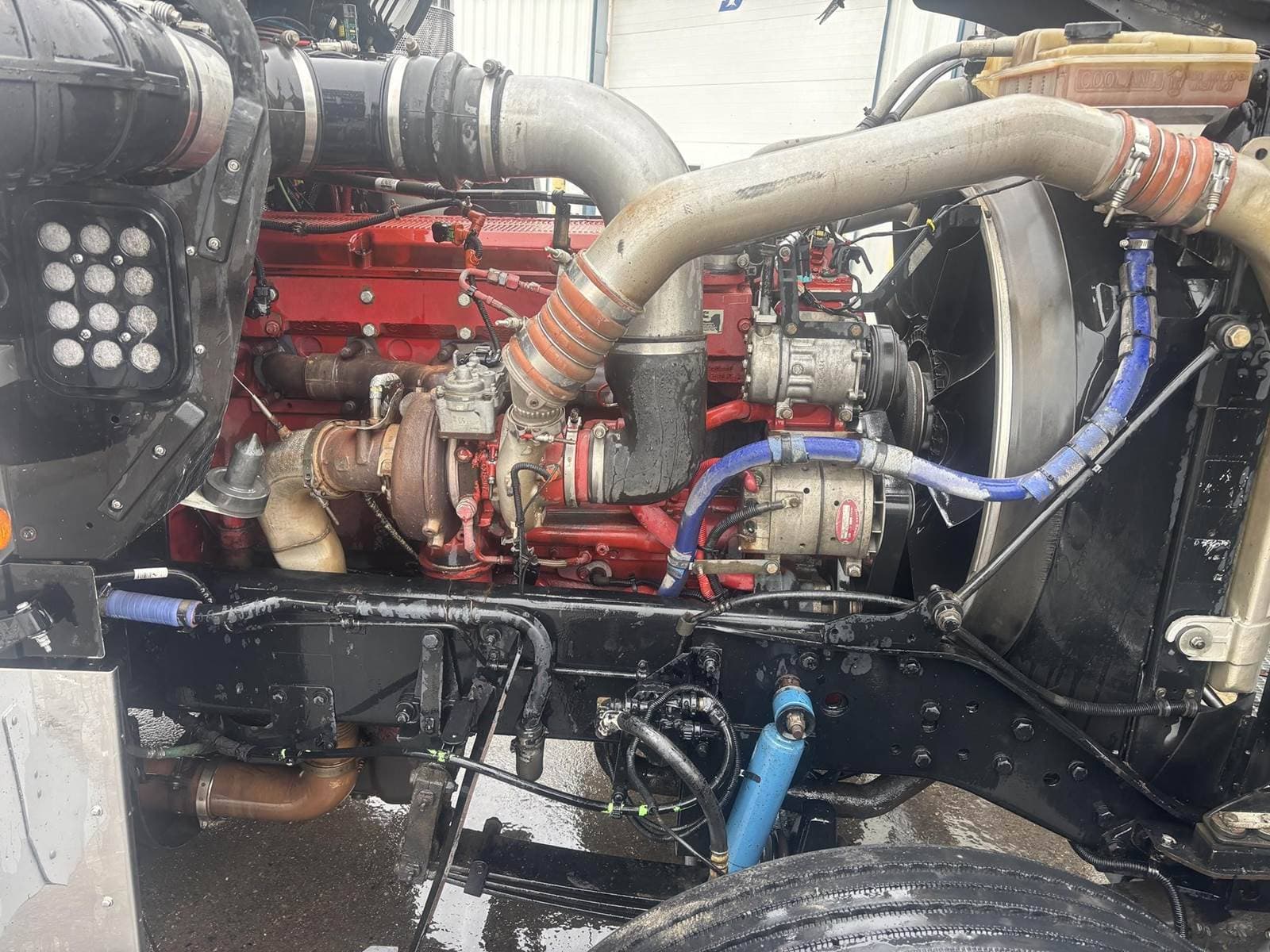 2019 Kenworth W9 Series image 13