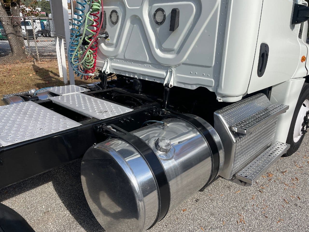 2019 Freightliner Cascadia 125 image 13