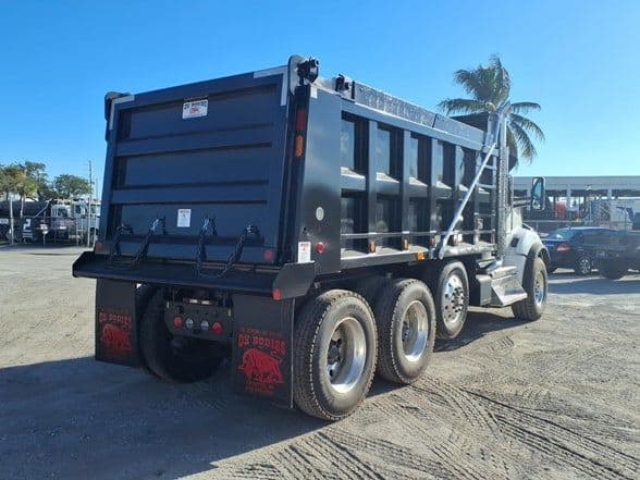 2025 Kenworth T880 image 10