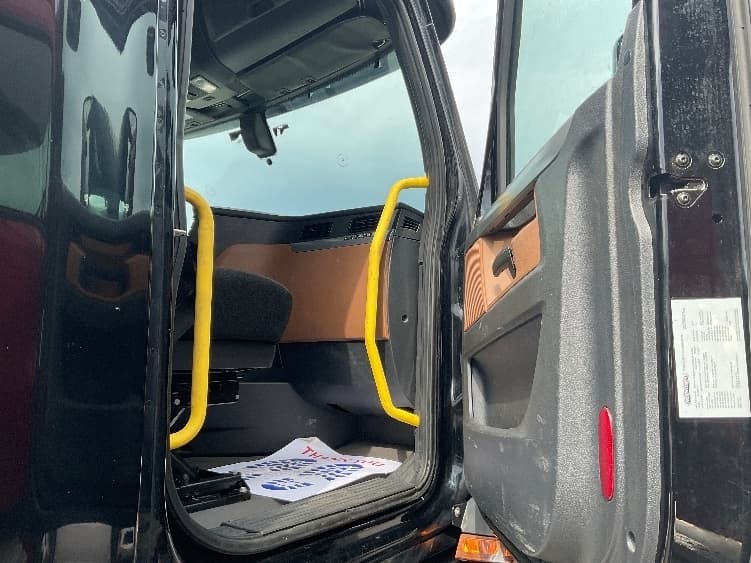 Used 2019 Freightliner Conventional - Sleeper Truck - T12664ST For Sale image 12