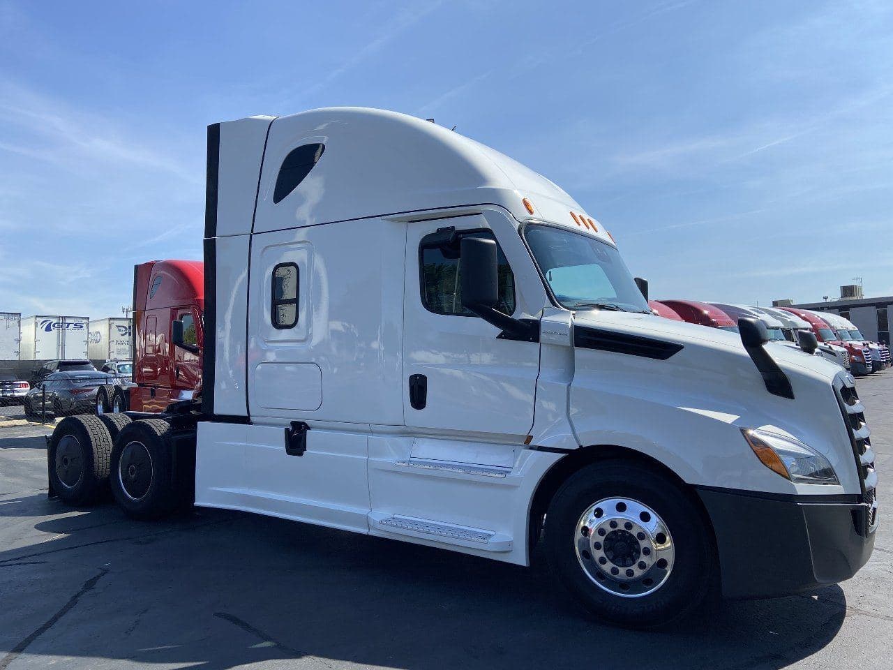 2021 FREIGHTLINER Cascadia CA126 Tandem Axle Sleeper image 2