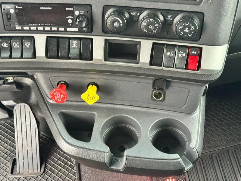 2023 Kenworth T600 image 29