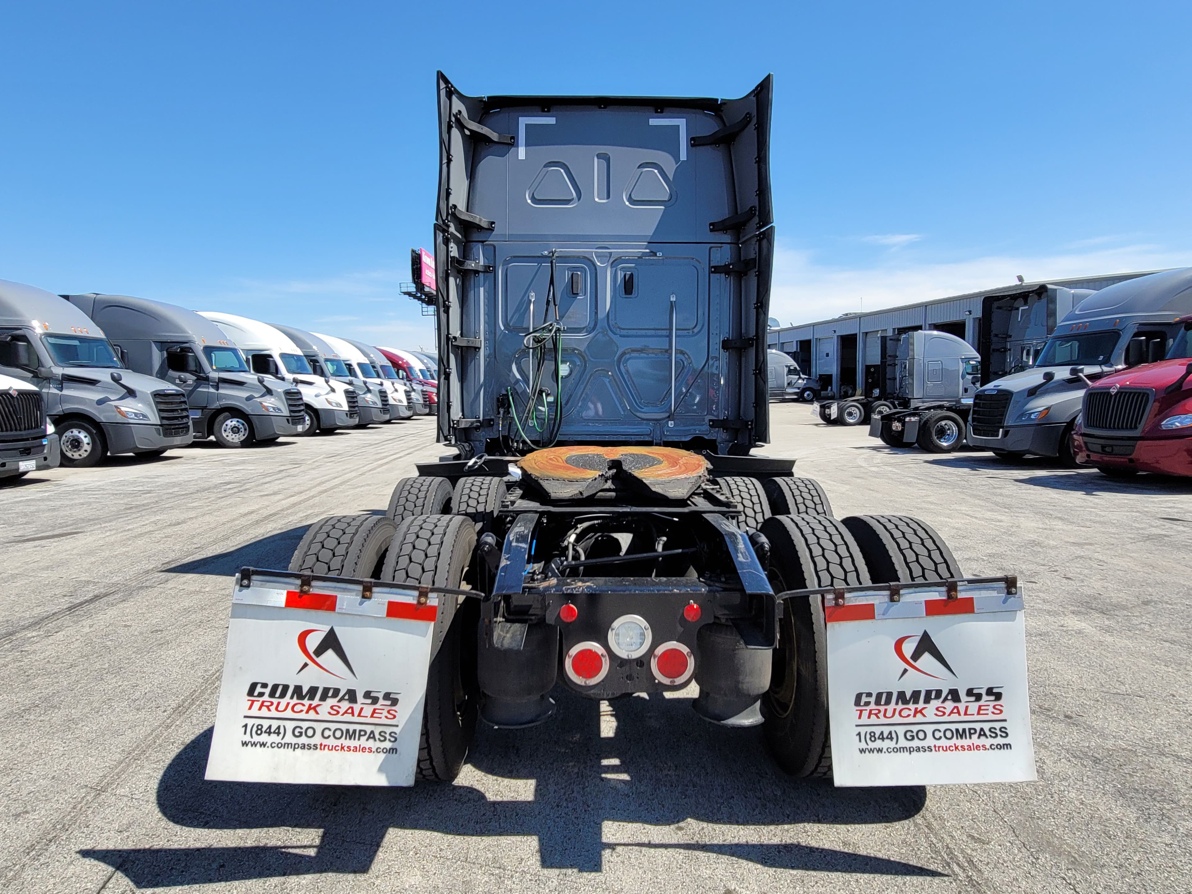 2024 Freightliner Cascadia 126 image 3