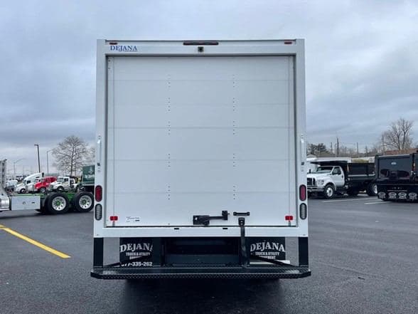 2024 Ford E350 image 4