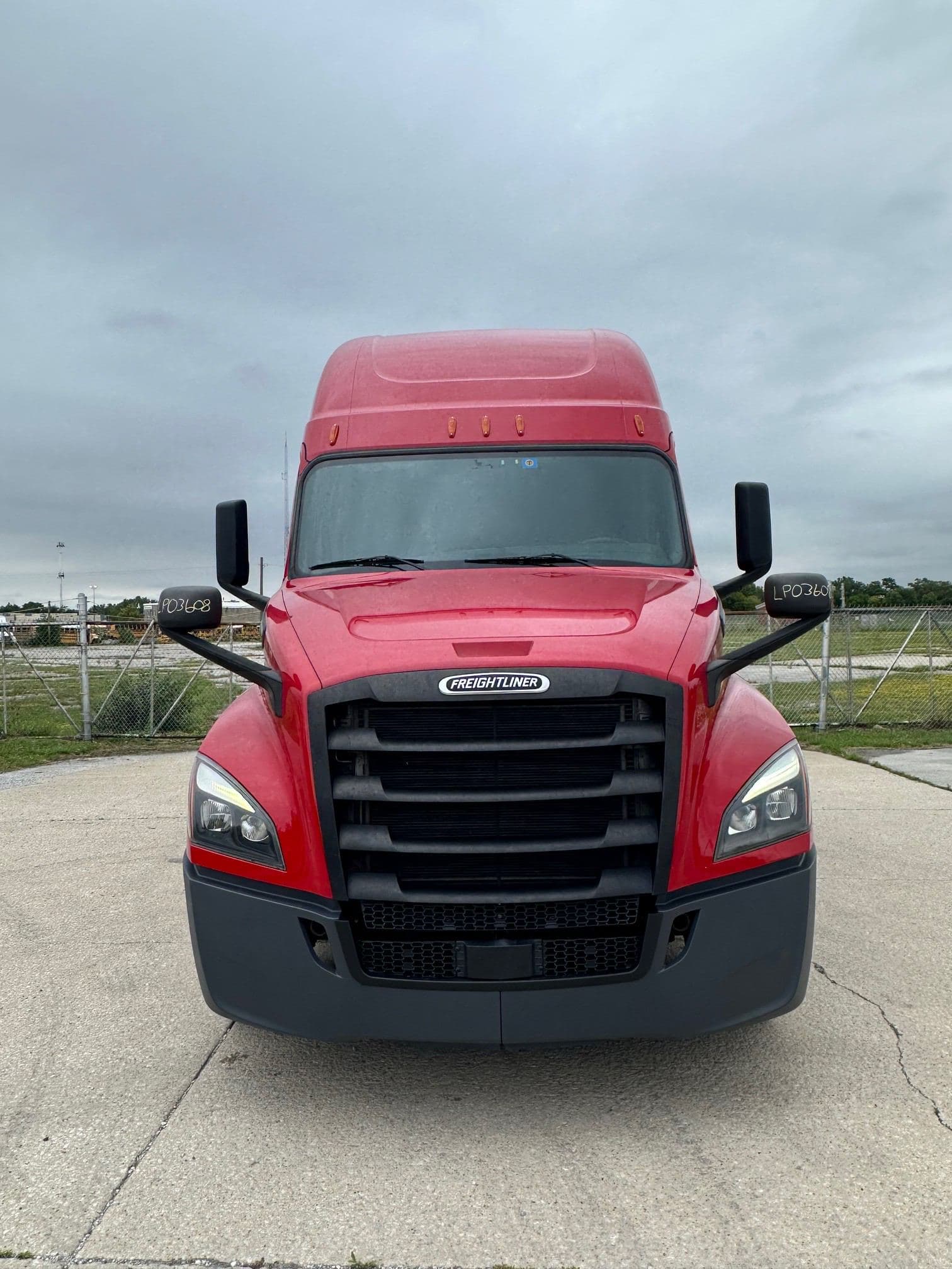 2020 Freightliner Cascadia 126 image 2