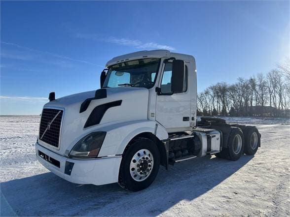 2016 Volvo VNL670 image 1