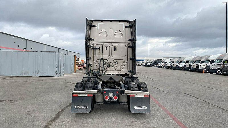 2024 Freightliner Cascadia 126 image 8