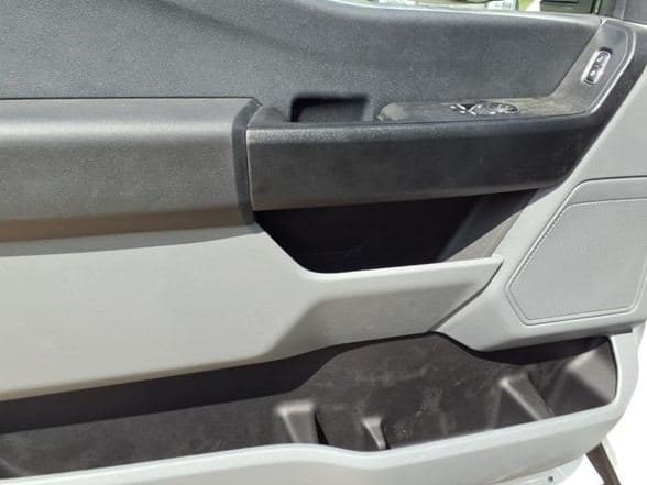 2025 Ford F600 image 16