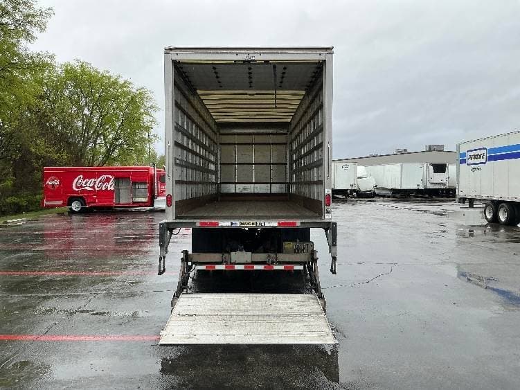 2022 International MV607 image 9