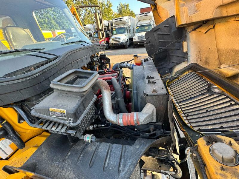 2019 International 4300 image 26