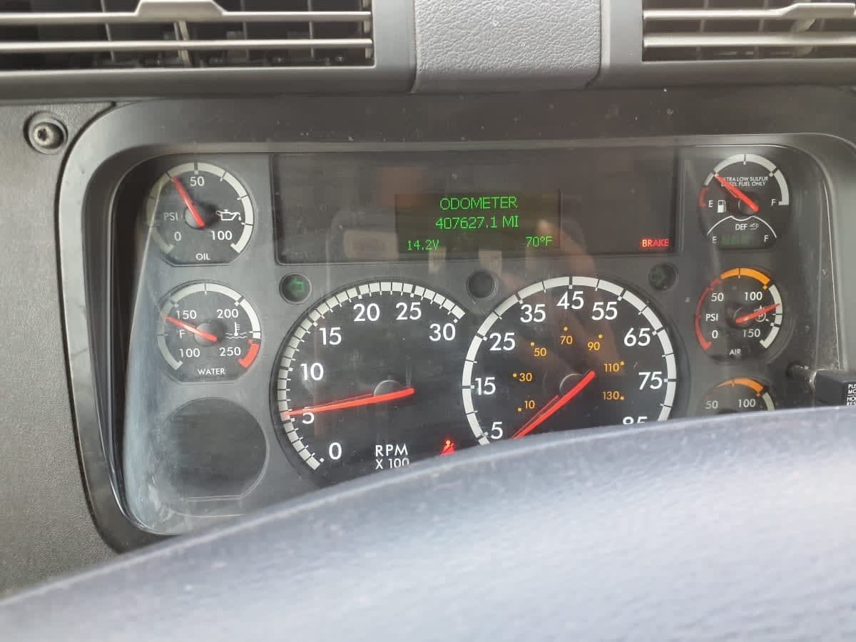 Used 2019 FREIGHTLINER Conventional - Day Cab - CASCADIA 125 image 8