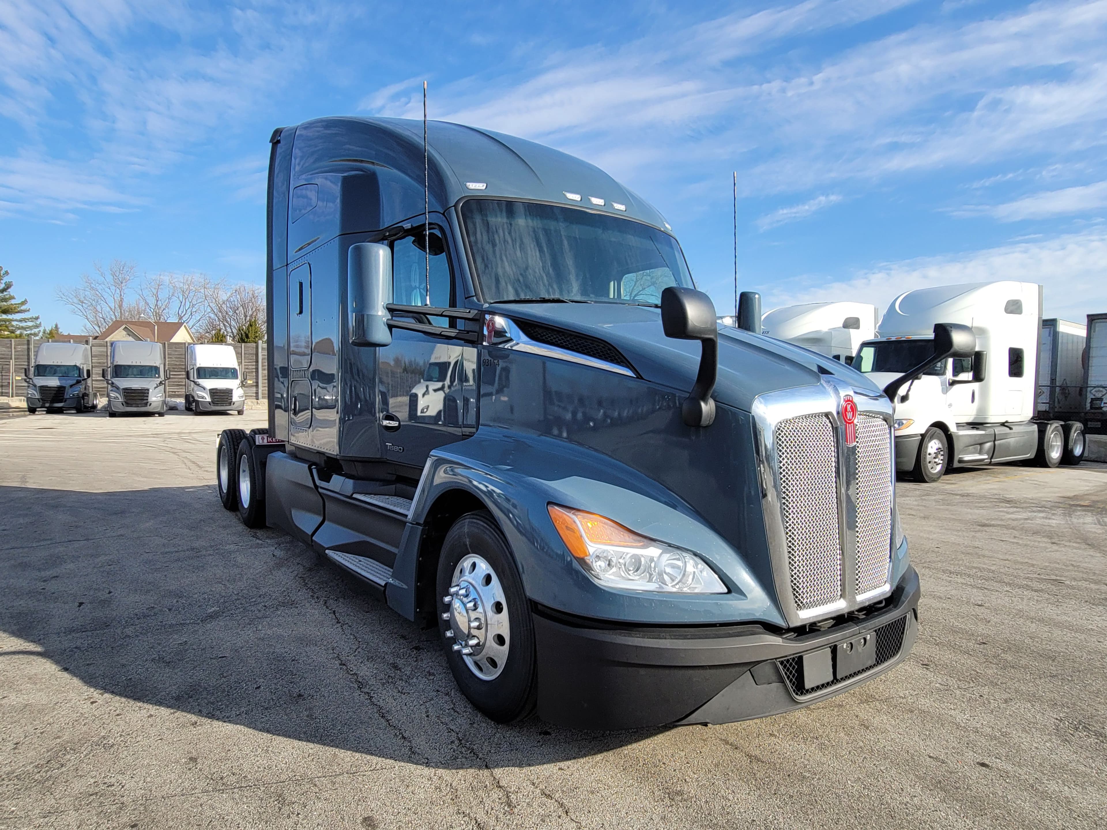 2023 Kenworth T680 image 5