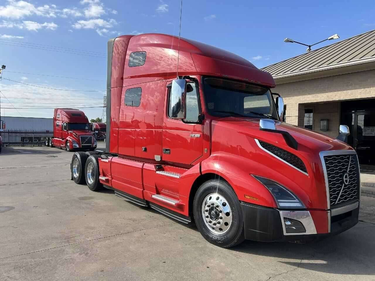 2022 Volvo VNL image 3
