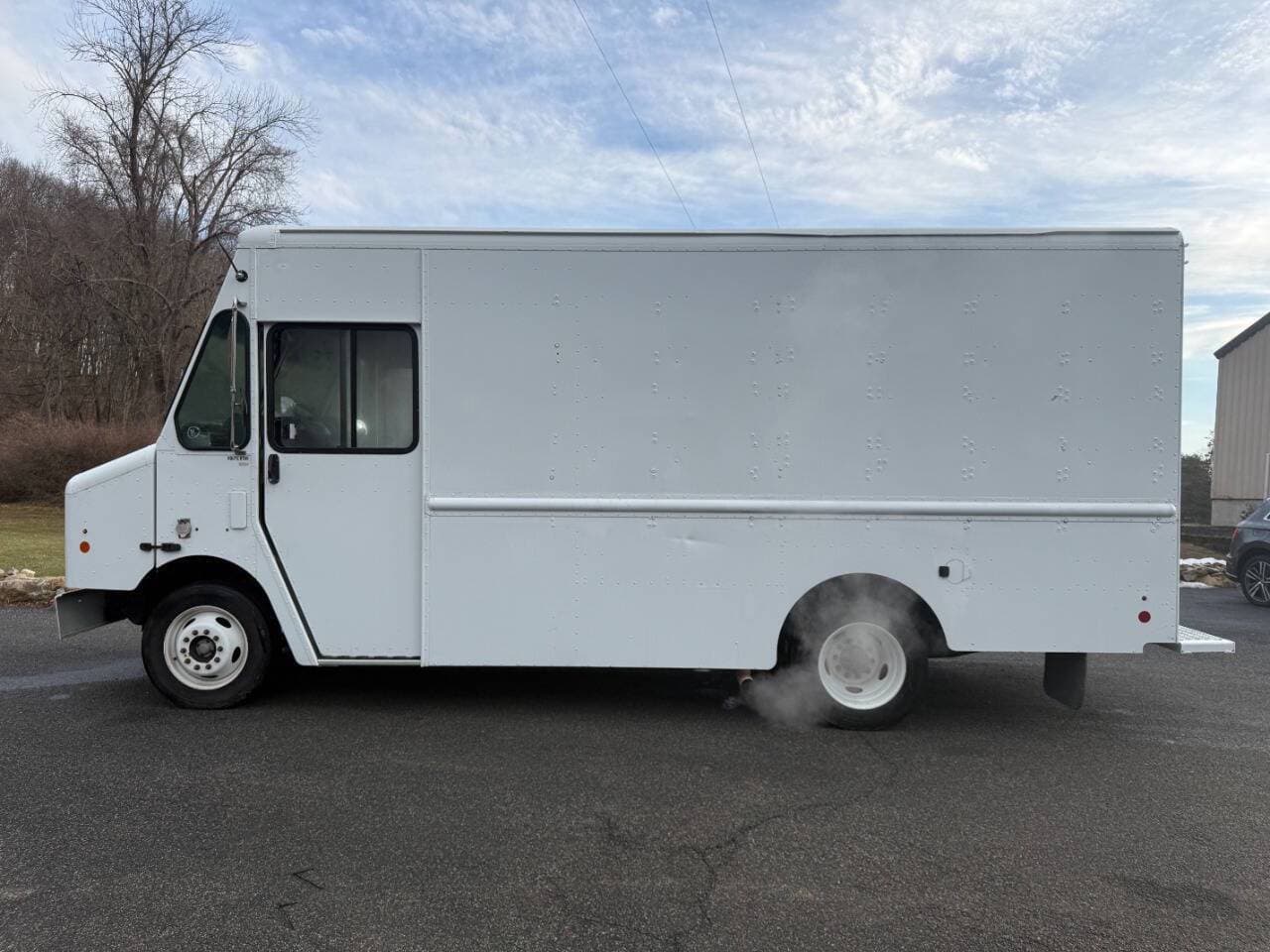 2019 Ford Stripped Chassis image 2