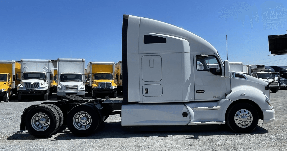 2020 Kenworth T680 image 4