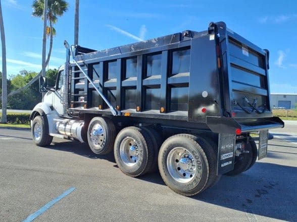 2025 Kenworth T880 image 5