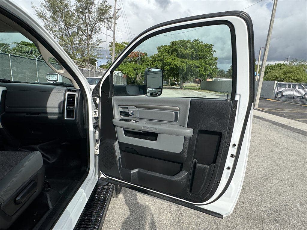 2017 RAM 5500 image 46
