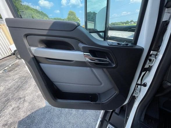 2025 Kenworth T680 image 13