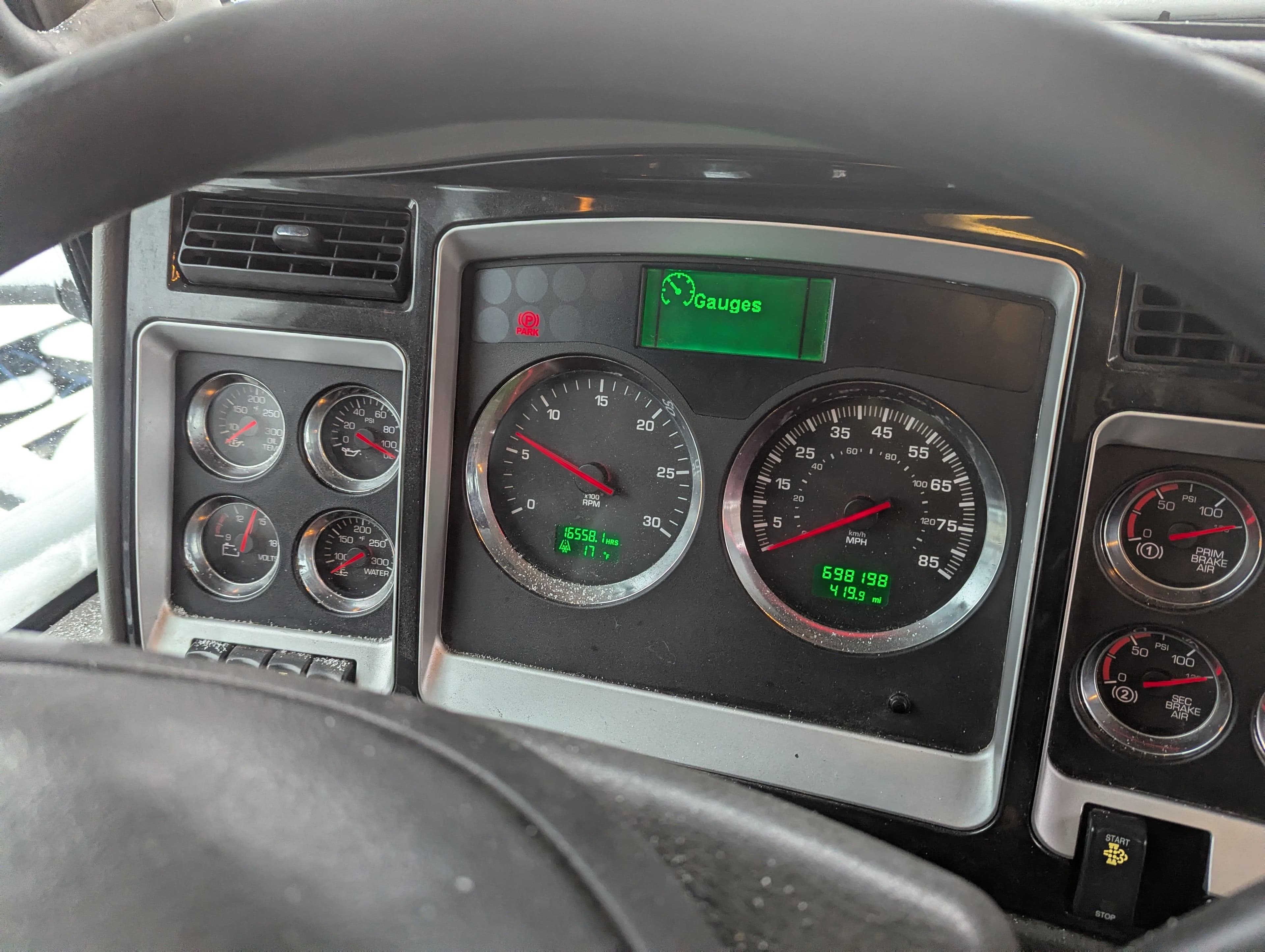 2014 Kenworth T6 Series image 4