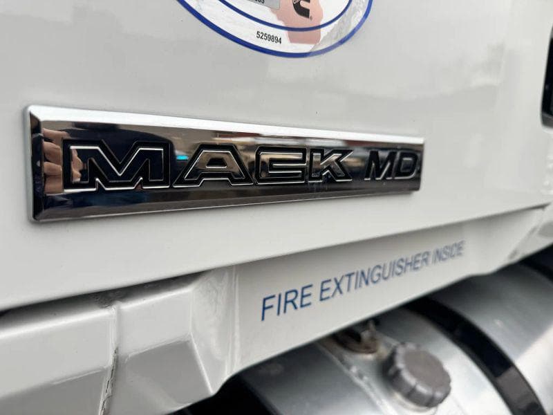 2021 Mack AN64T image 25