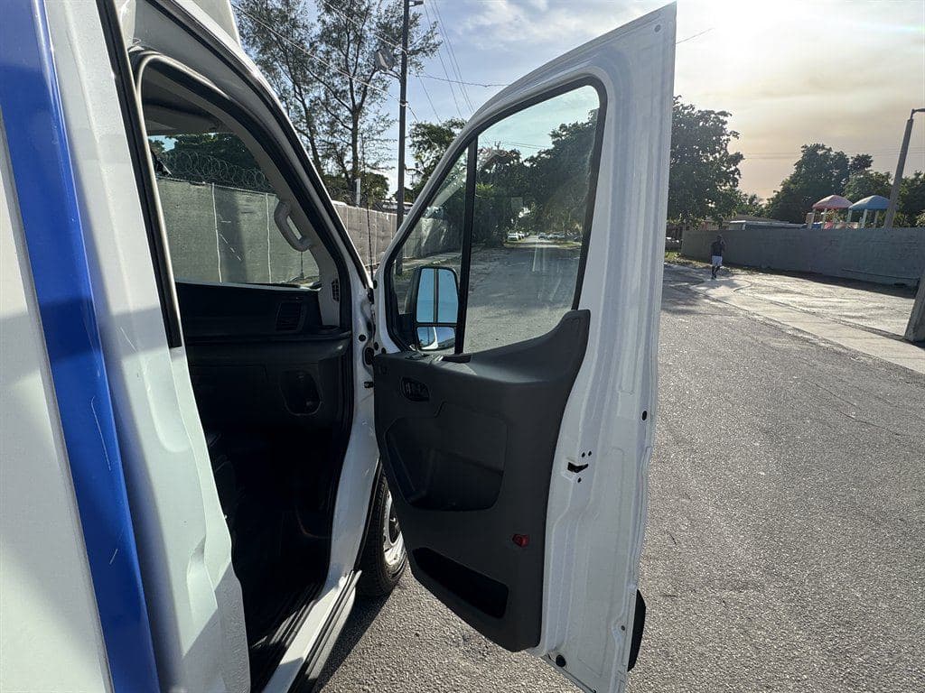 2023 Ford Transit T-350 image 41