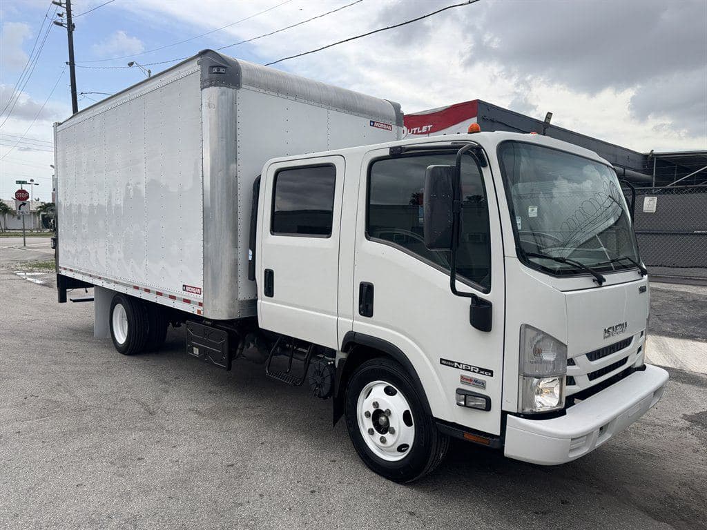 2021 Isuzu NPR XD image 19