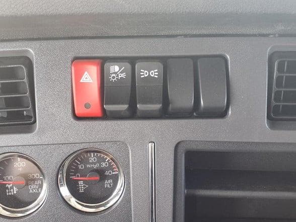 2025 Kenworth T880 image 21