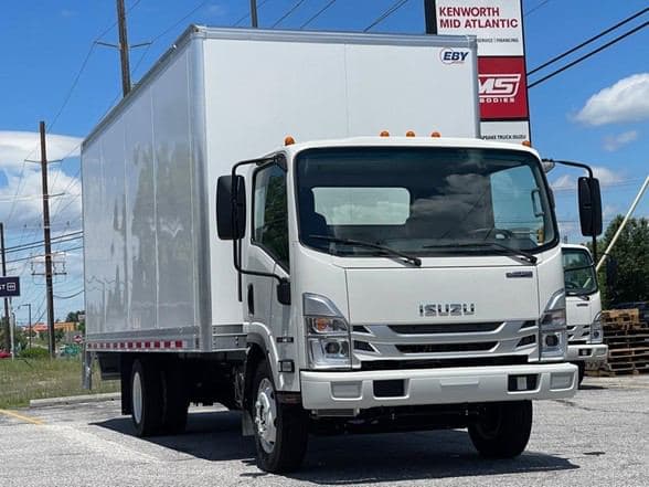 2025 Isuzu NRR image 2