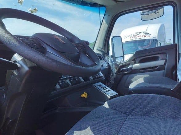 2025 Kenworth T880 image 14